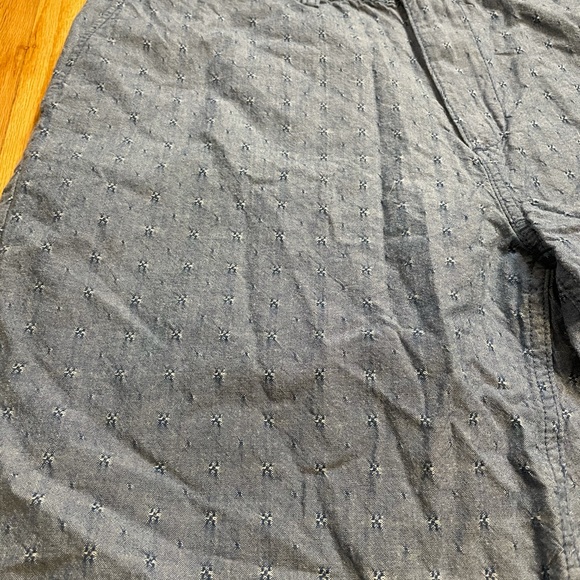 Gap Shorts - Picture 3 of 4